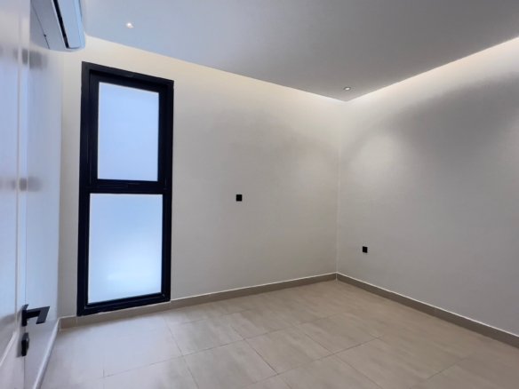 584