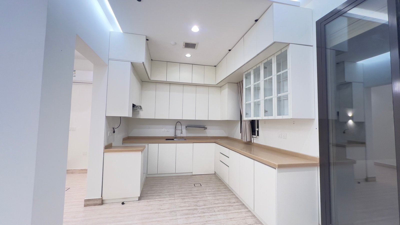 للايجار شقة في حي الملقا 🏡