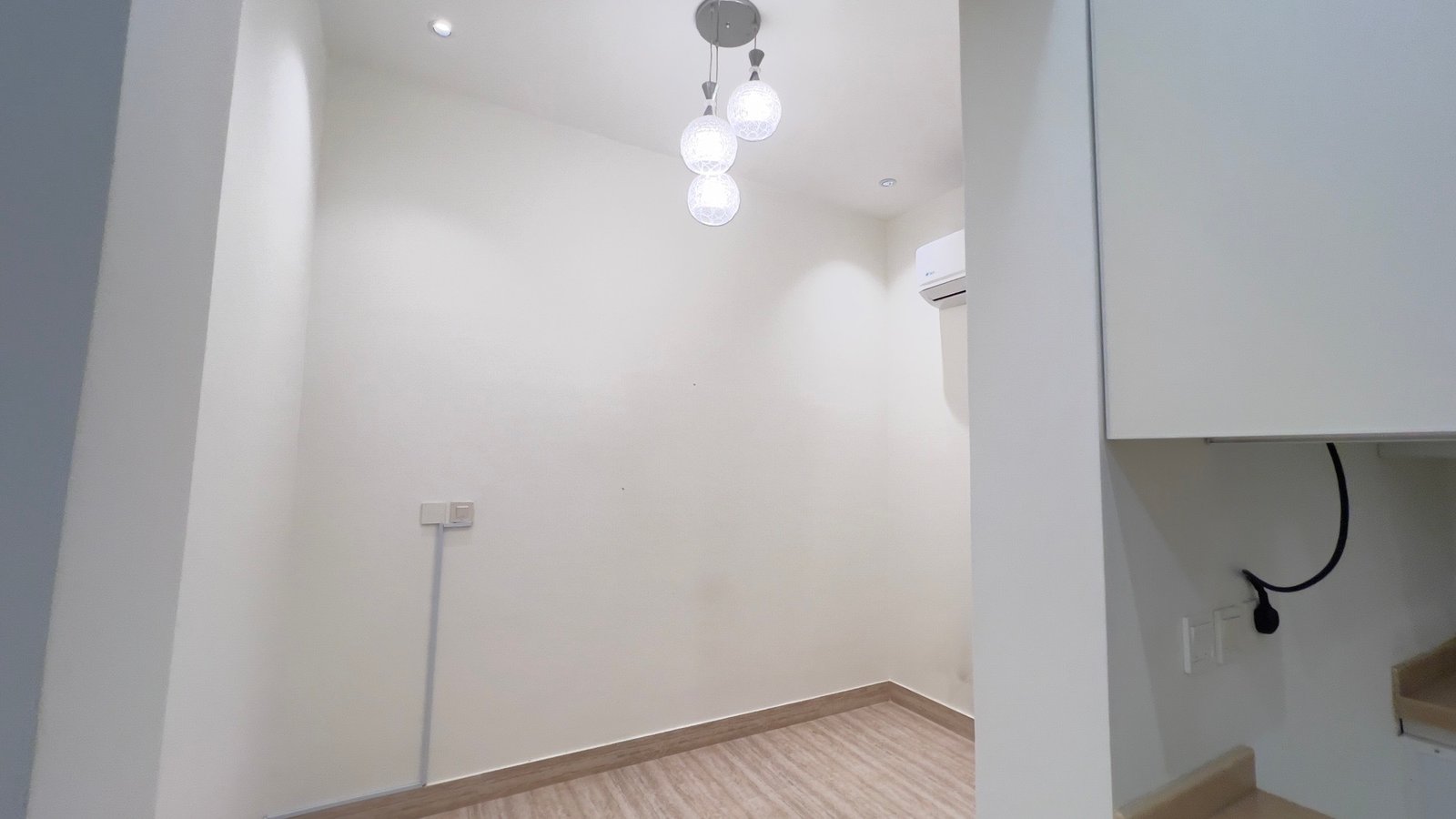 للايجار شقة في حي الملقا 🏡