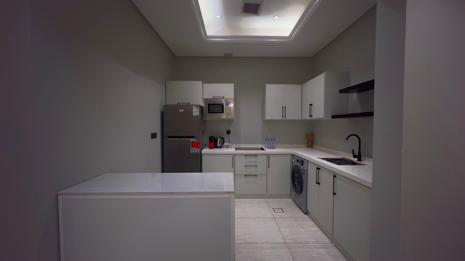 للايجار شقة مؤثثة في حي الملقا 🏡