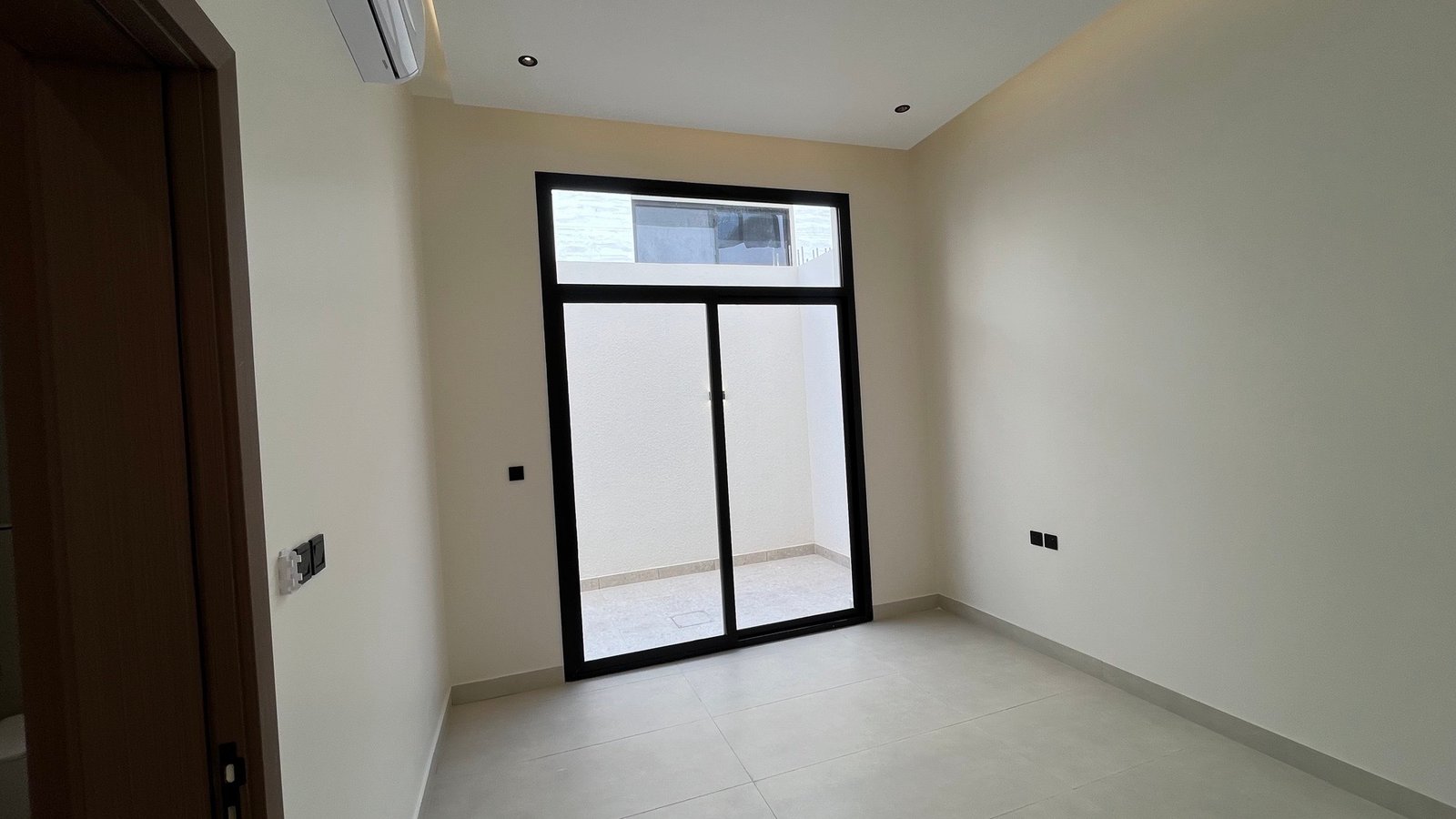 دور ارضي مميز بحي الازدهار 🏡