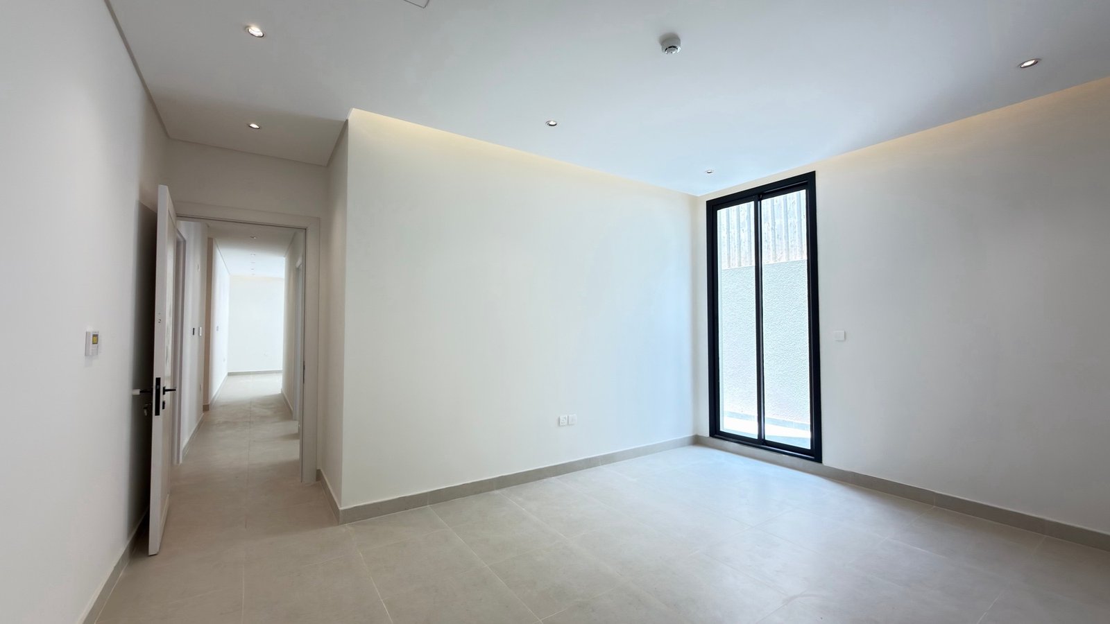 للبيع شقة مميزة بحي التعاون 🏡