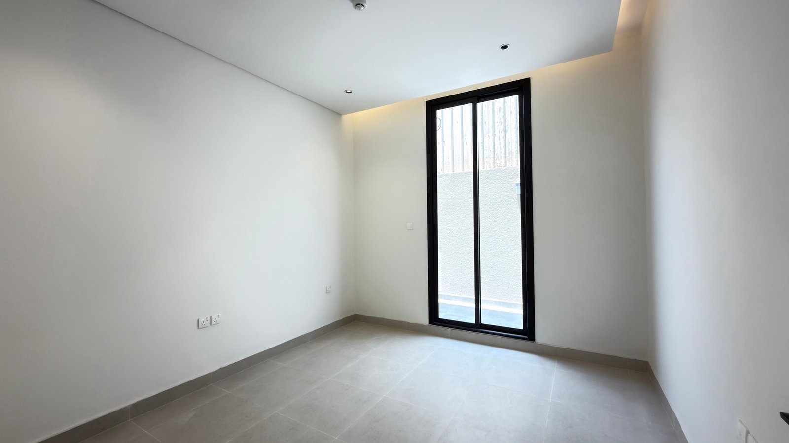 للبيع شقة مميزة بحي التعاون 🏡