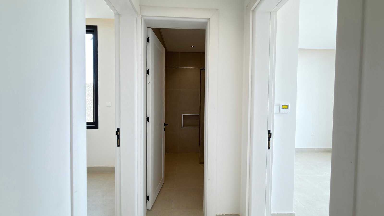 للبيع شقة واسعة في حي التعاون 🏡