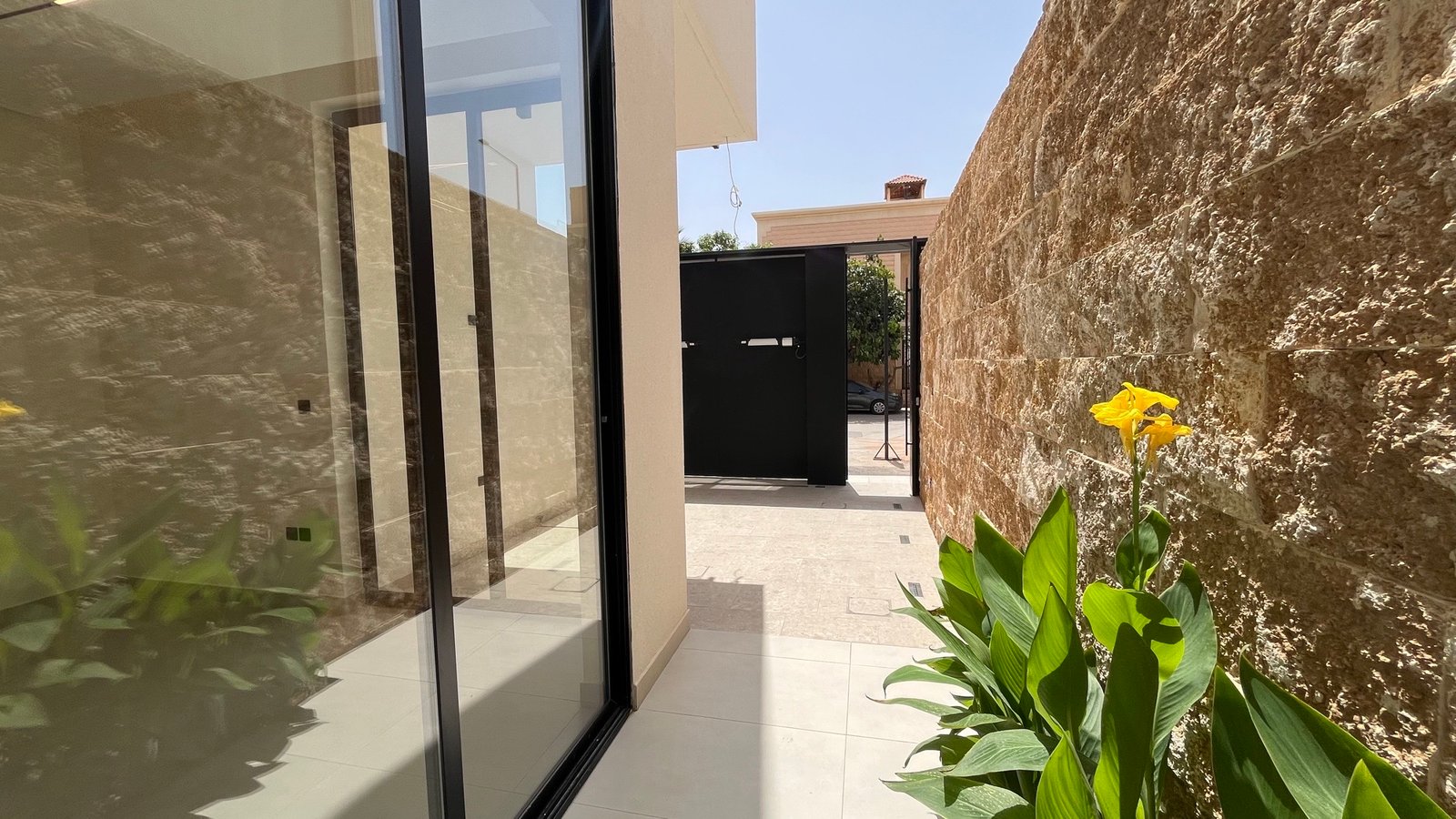 دور ارضي مميز بحي الازدهار 🏡