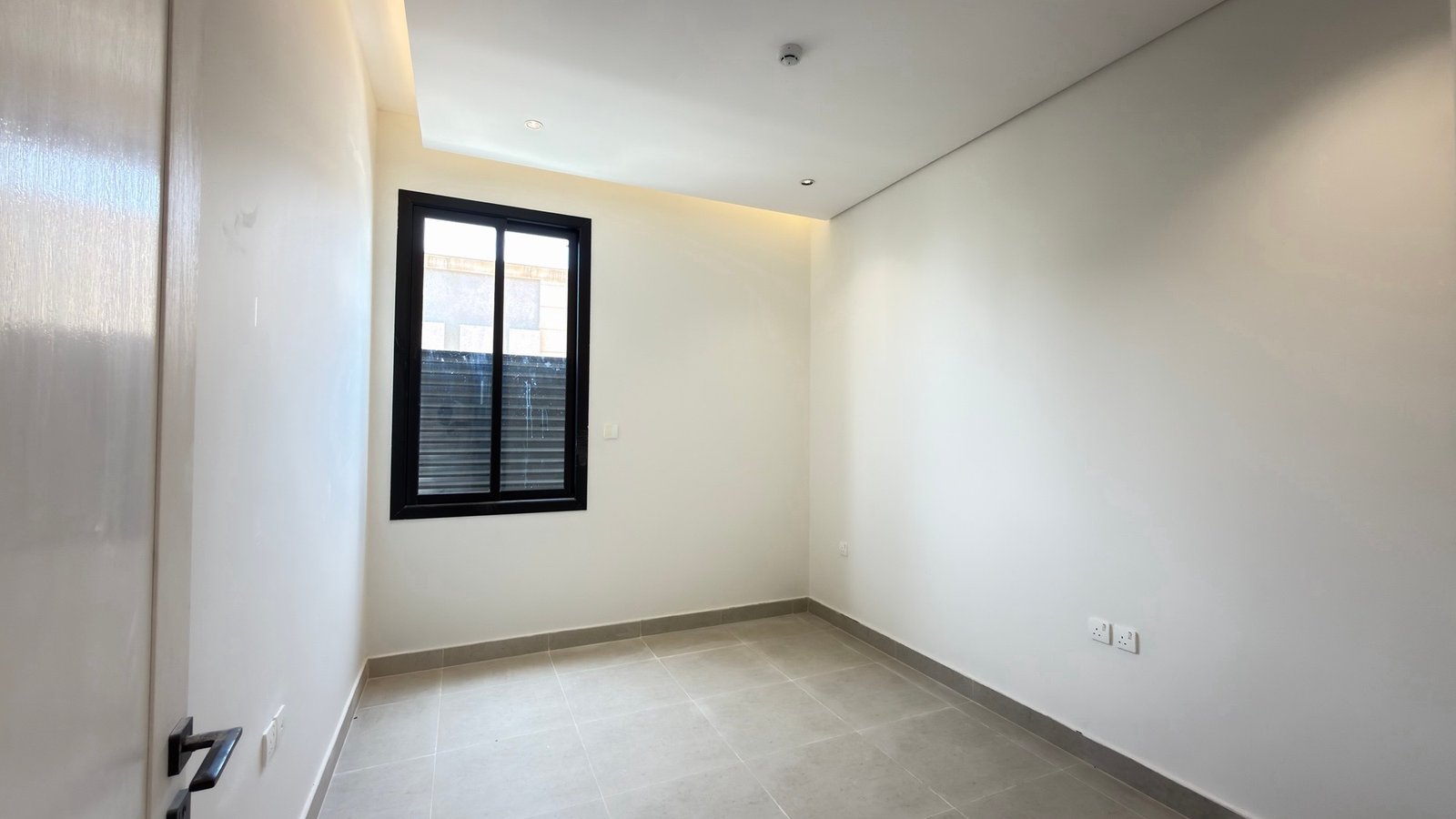 للبيع شقة مميزة في حي التعاون 🏡