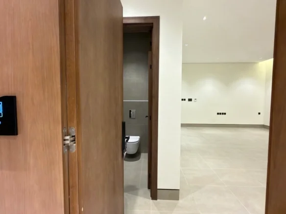 584
