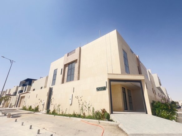 للبيع فيلا دبلوكس في حي النرجس 🏡