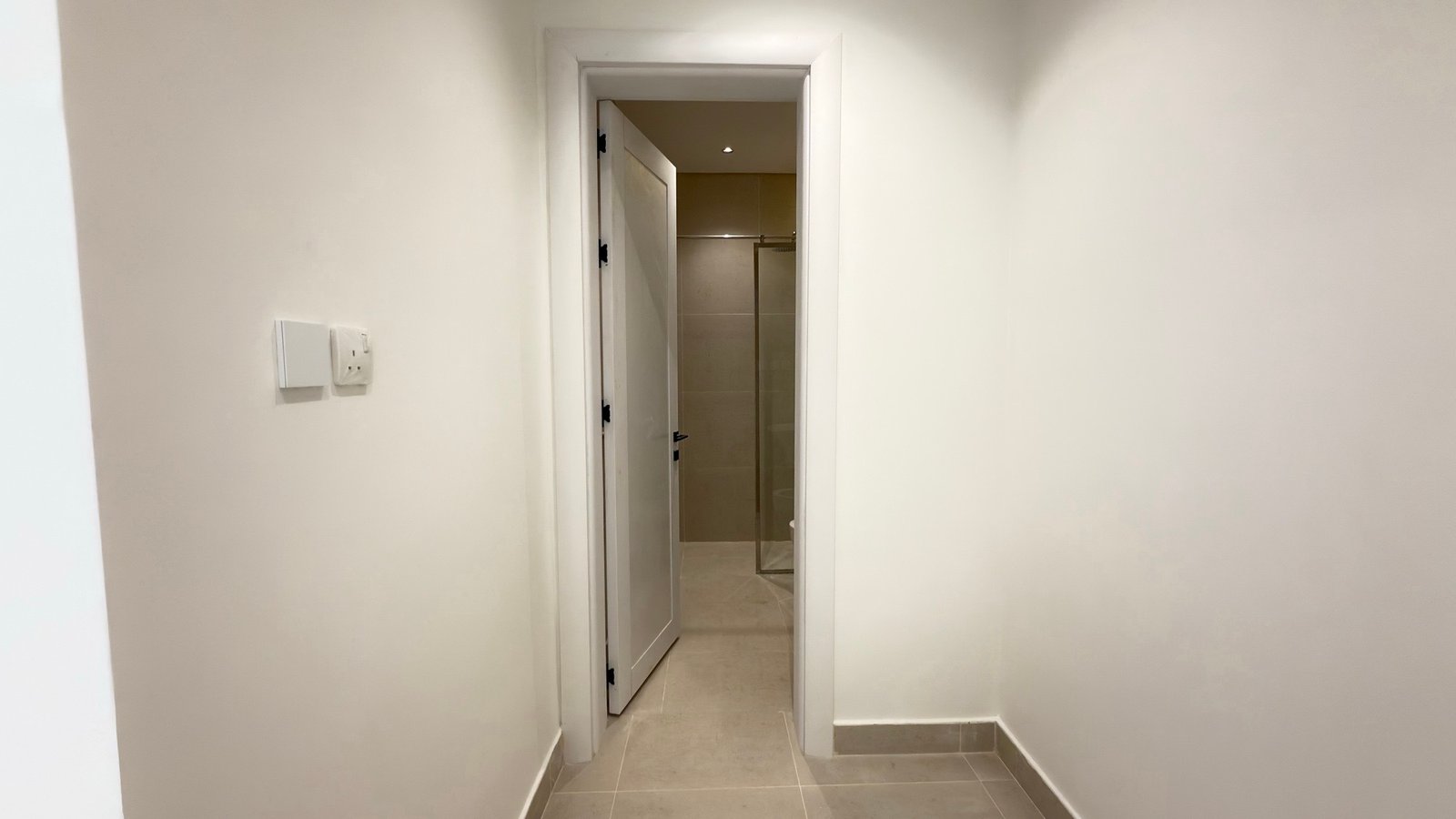 للبيع شقة مميزة بحي التعاون 🏡
