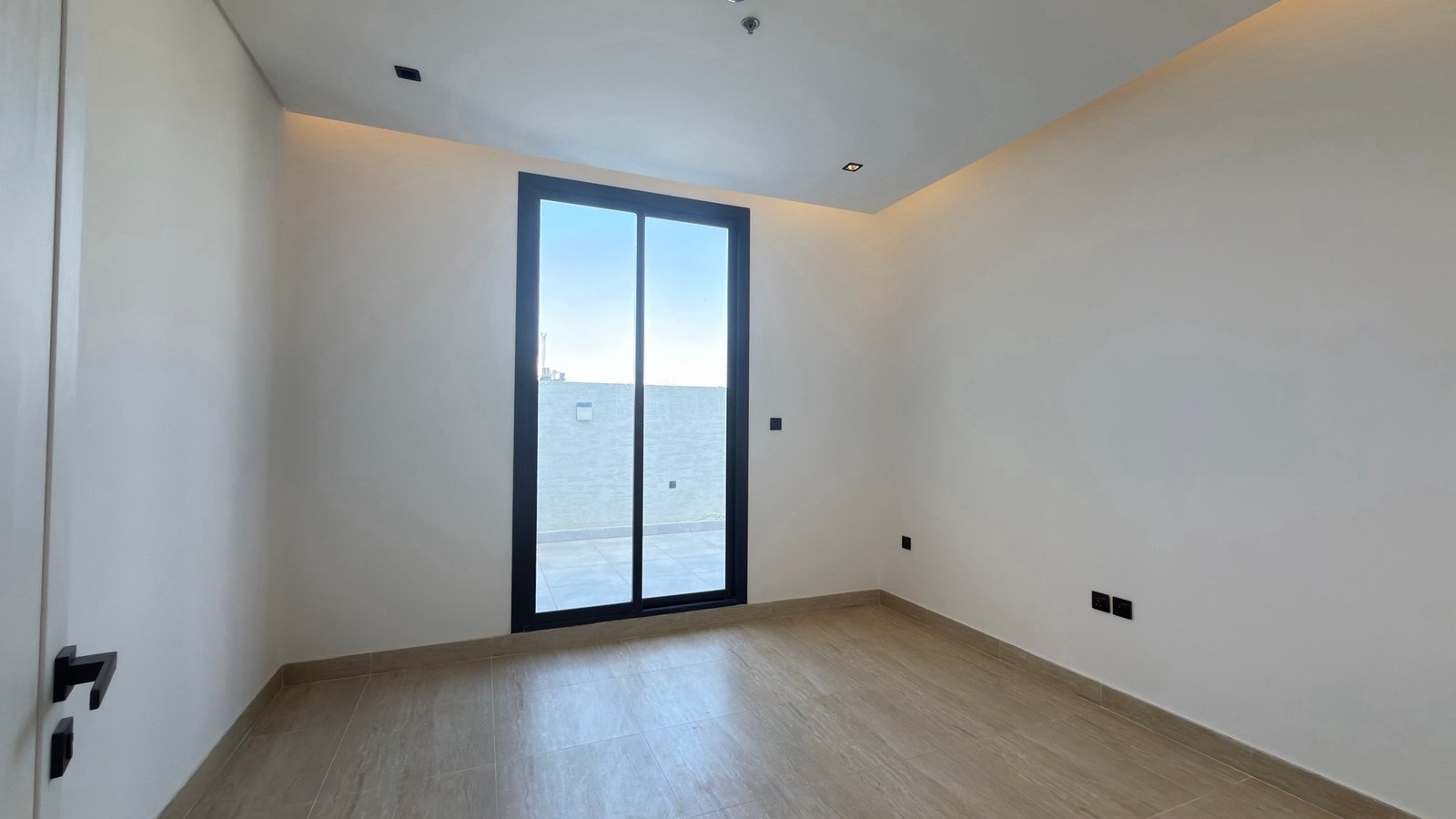 للبيع شقة مميزة حي الفلاح 🏡